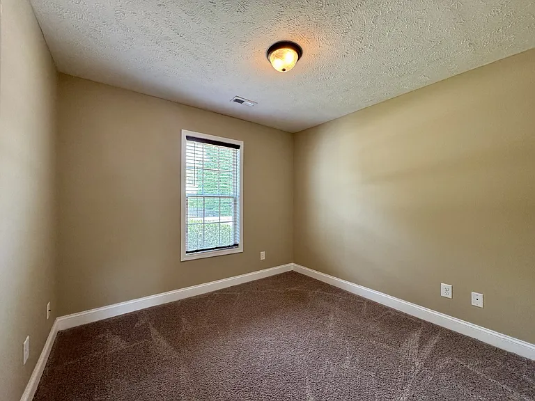 230 Hunters Creek Dr — Photo 15