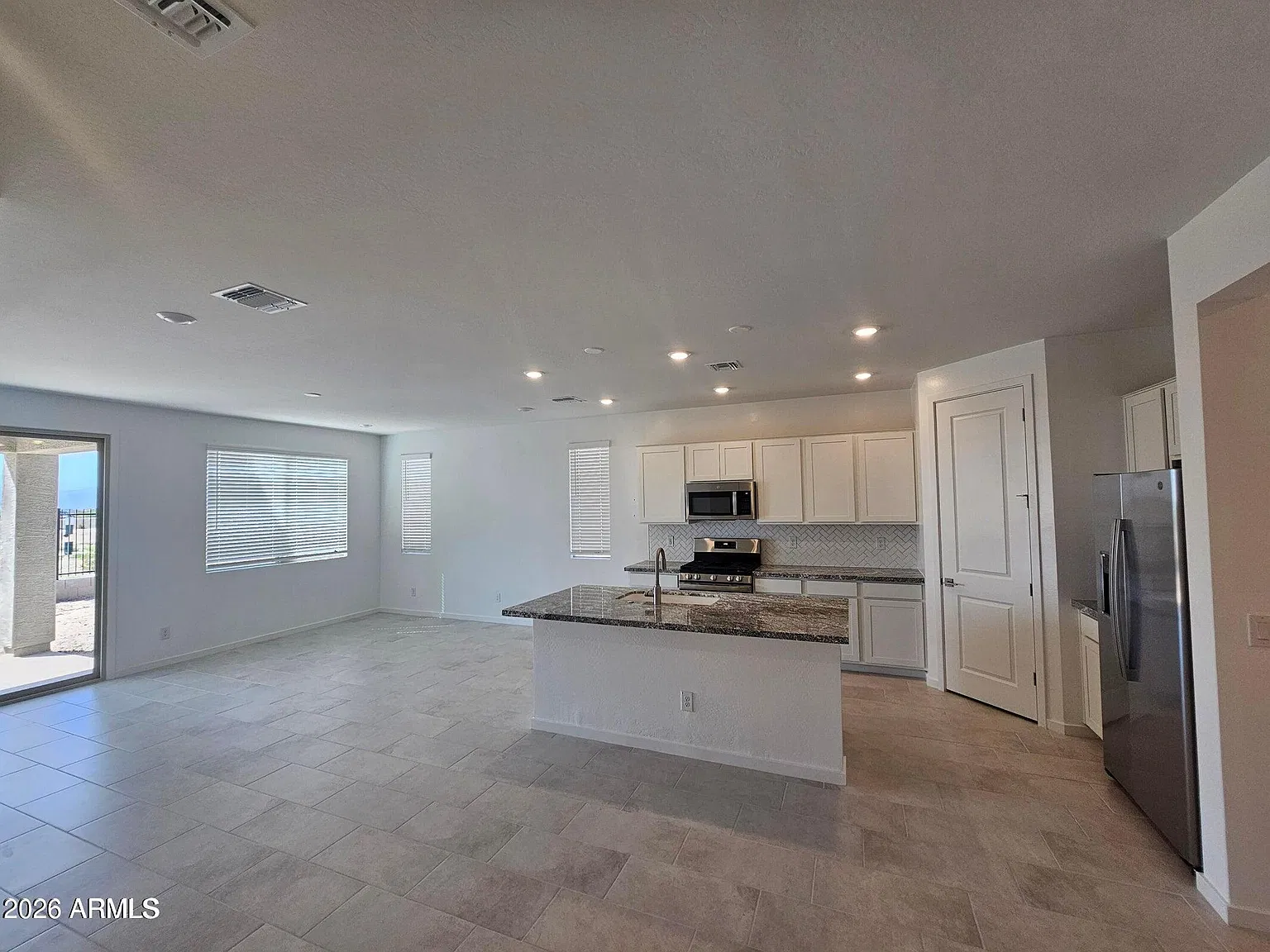 4 bed, 2.5 bath, 1837 sqft, $2,200 — Photo 3