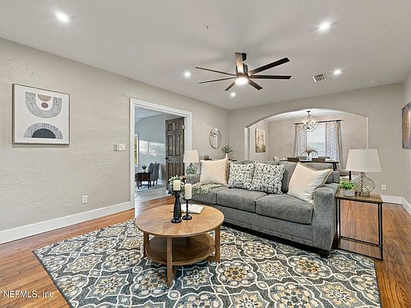 3rd image of 1760 MAYVIEW Road
