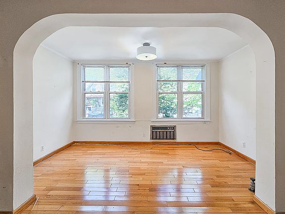 5th image of 2359 35th St