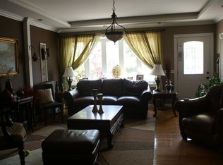 5380 66th St, Maspeth, NY 11378