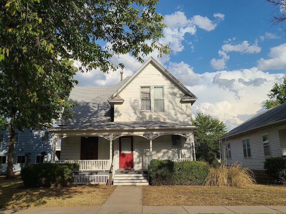 1st image of 1105 S Washington Ave #1101
