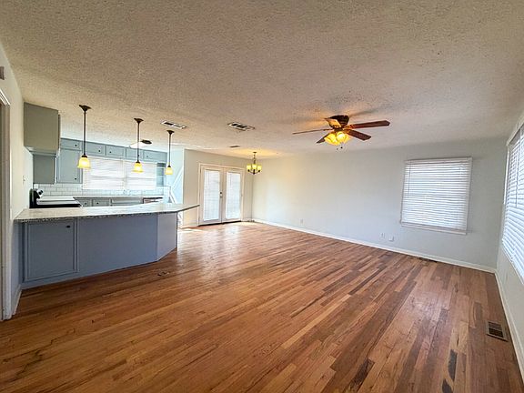 4th image of 3415 35th St