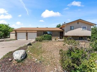 22 Heatherwood Ln, Pueblo, CO 81008