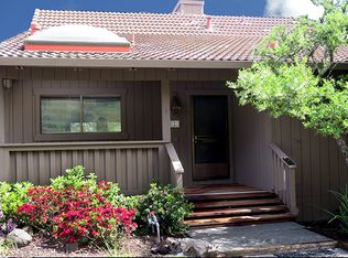 2 Oak Forest Ln, Santa Rosa, CA 95409