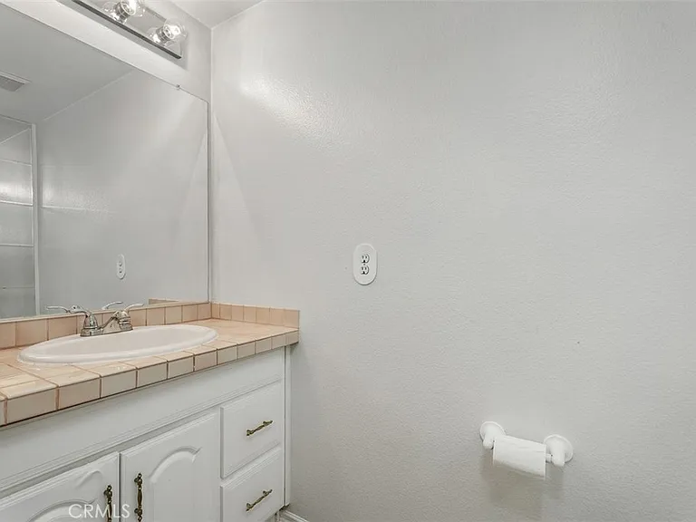 1 Slocum — Photo 19