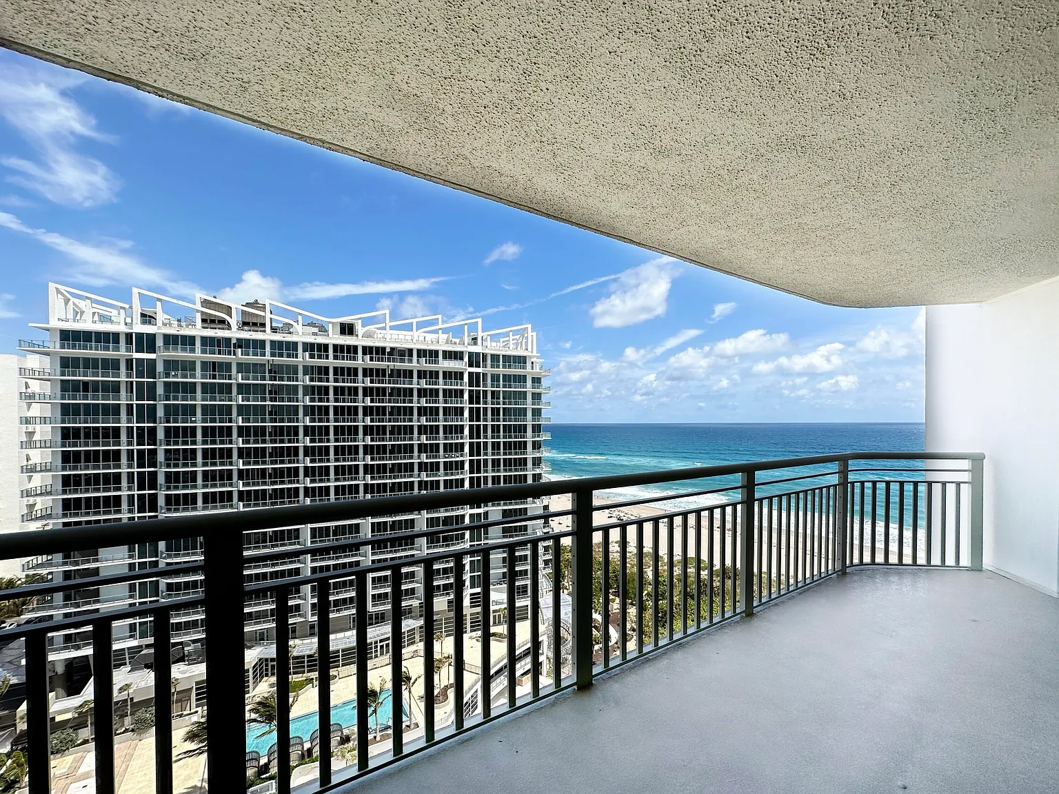 1 bed, 1.5 bath, 1000 sqft, $3,400 — Photo 1