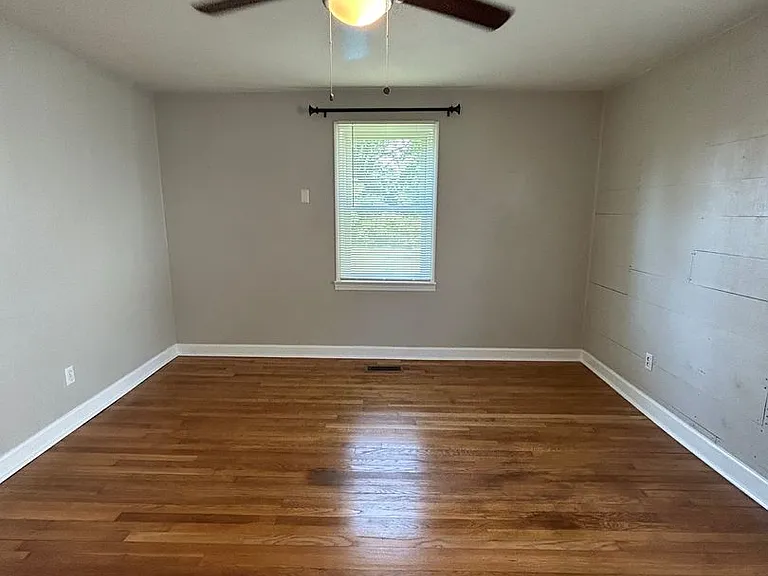 611 Woodvale Ave — Photo 10