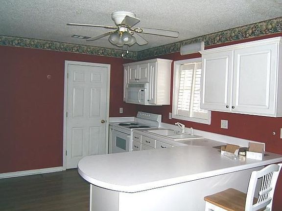 3rd image of 3011 Wynbrooke Dr