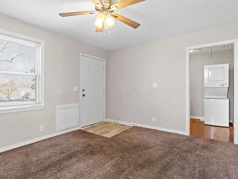 42 Maple St — Photo 6