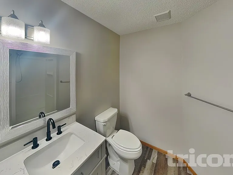 13784 Yosemite Ave S — Photo 10
