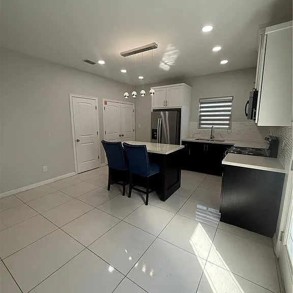 204 W Rutherford Ave #4 — Photo 4