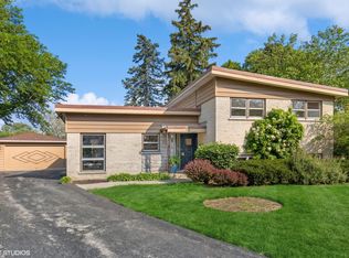 432 Sunset Dr, Wilmette, IL