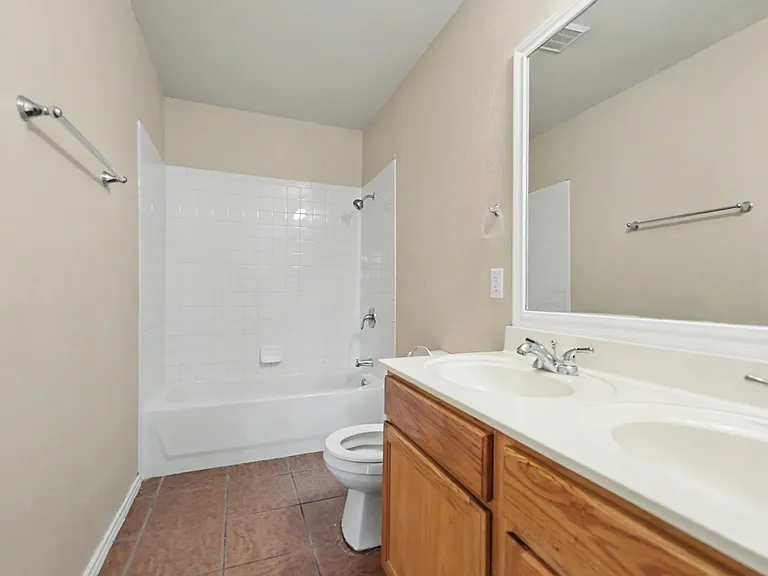 1804 Lobrecht Ct — Photo 21