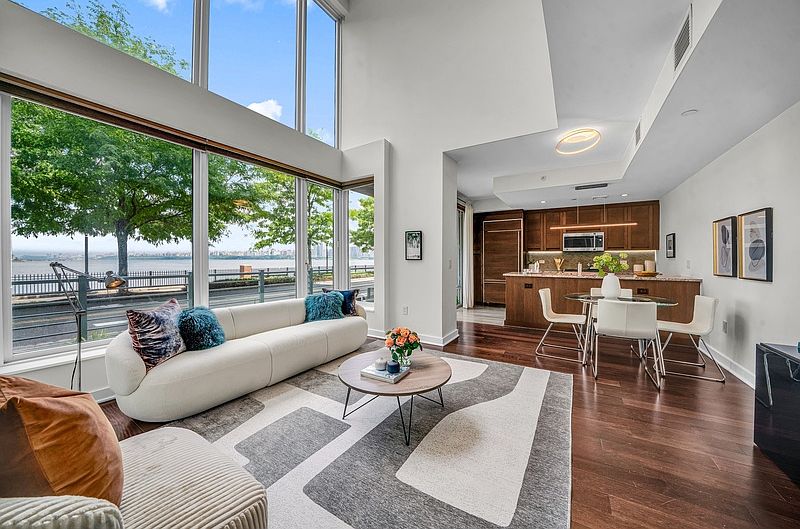 1st image of 1000 City View Dr #102