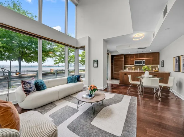 1000 City View Dr #102, Weehawken Township, NJ 07086