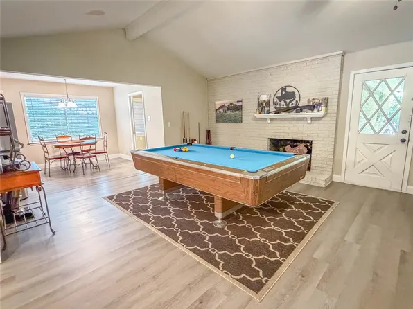 604 Cooper St, Ennis, TX 75119