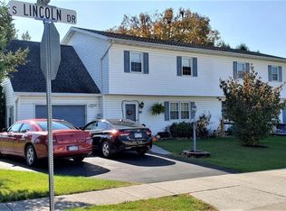 257 S Lincoln Dr, Hanover, PA 17331