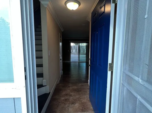 2 Bedroom / 1 Bathroom Townhome in Bay Point, 138 Tammy Cir, Pittsburg, CA 94565