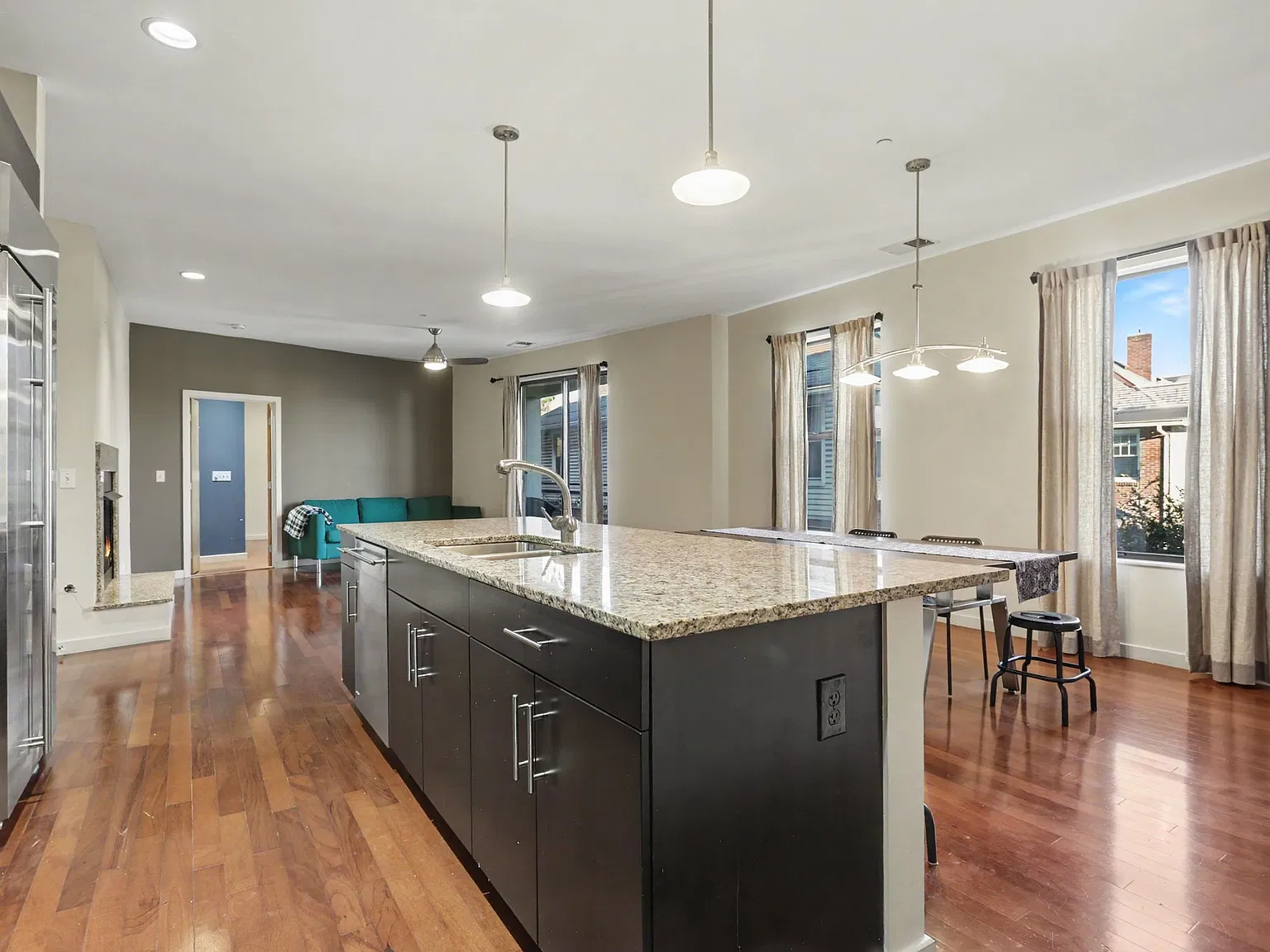 2 bed, 1431 sqft, $2,500 — Photo 1
