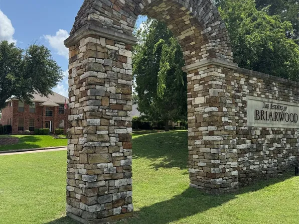 1701 Plum Creek Dr, Desoto, TX 75115