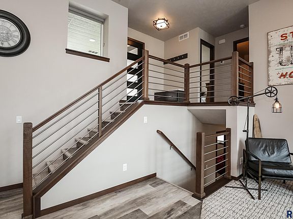 4th image of 7808 S Brande Ave