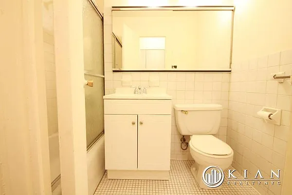 Rented by Kian Realty | media 11