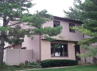 202 E Woodlawn Rd, New Lenox, IL 60451