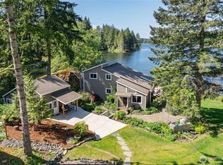 13720 W Raven Lane, Bremerton, WA 98312