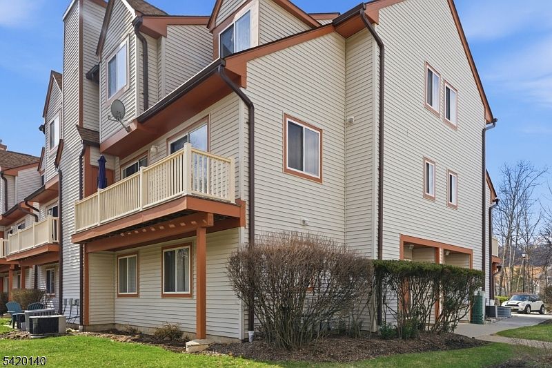 1st image of 58 Woods Edge Dr