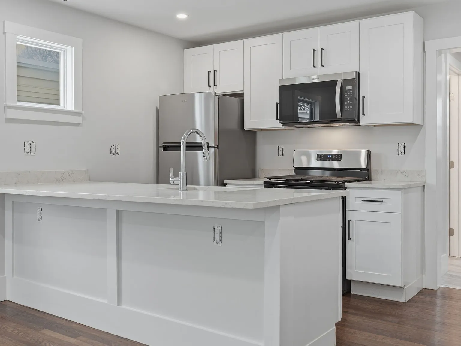3 bed, 1308 sqft, $3,375 — Photo 1