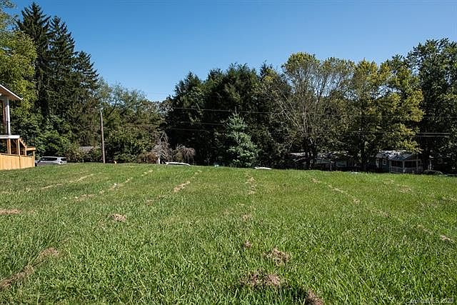 2nd image of 93 Vance Crescent Ext #7