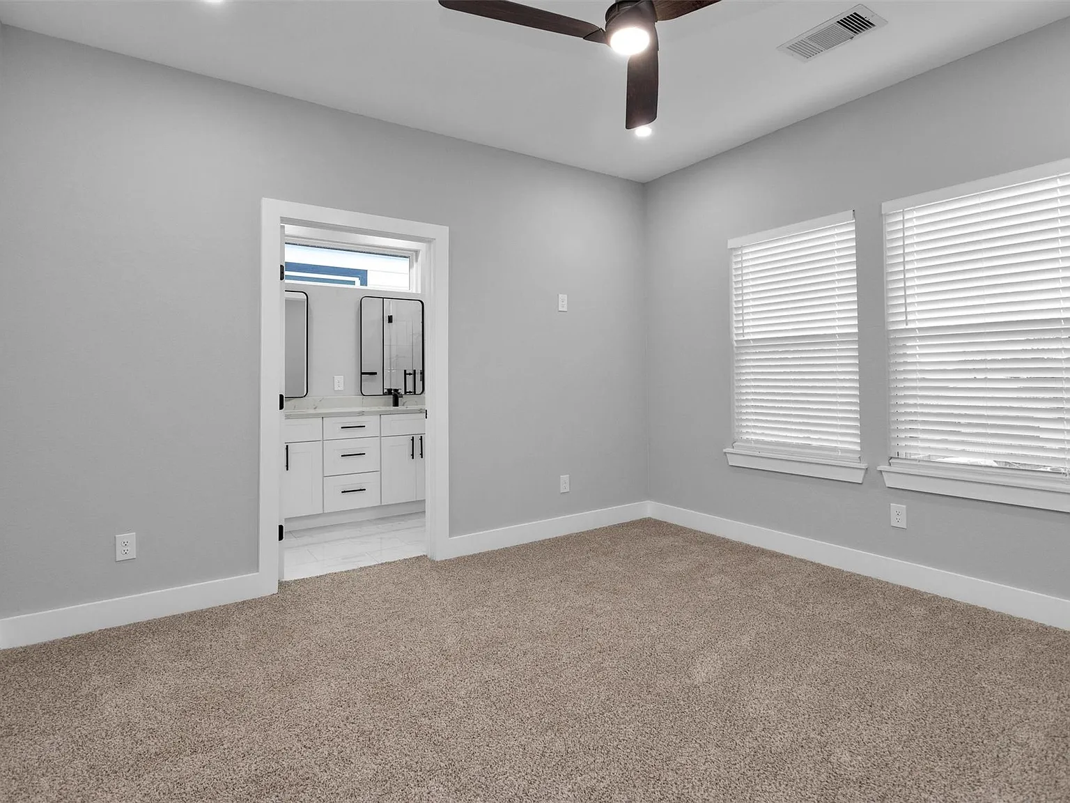 3 bed, 2.5 bath, 1656 sqft, $2,125 — Photo 2