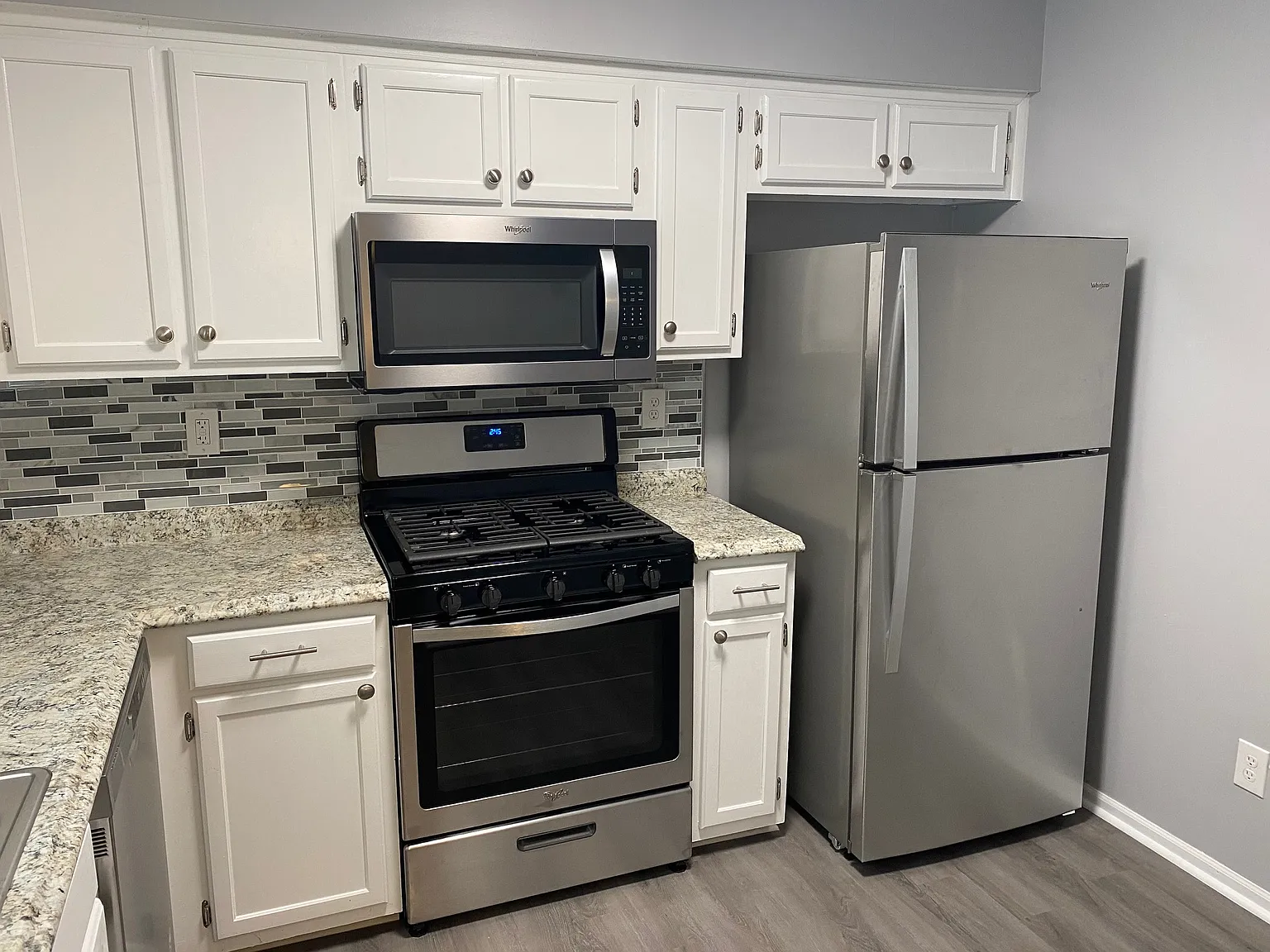 3 bed, 1419 sqft, $1,690 — Photo 2