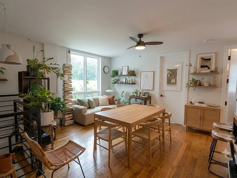 854 Metropolitan Ave #1D — Photo 2