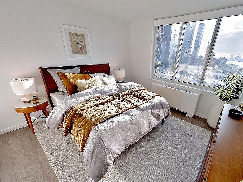 1st image of 1 River Pl APT 1822