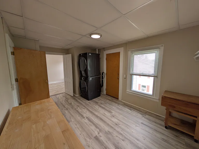 First room / Laundry room