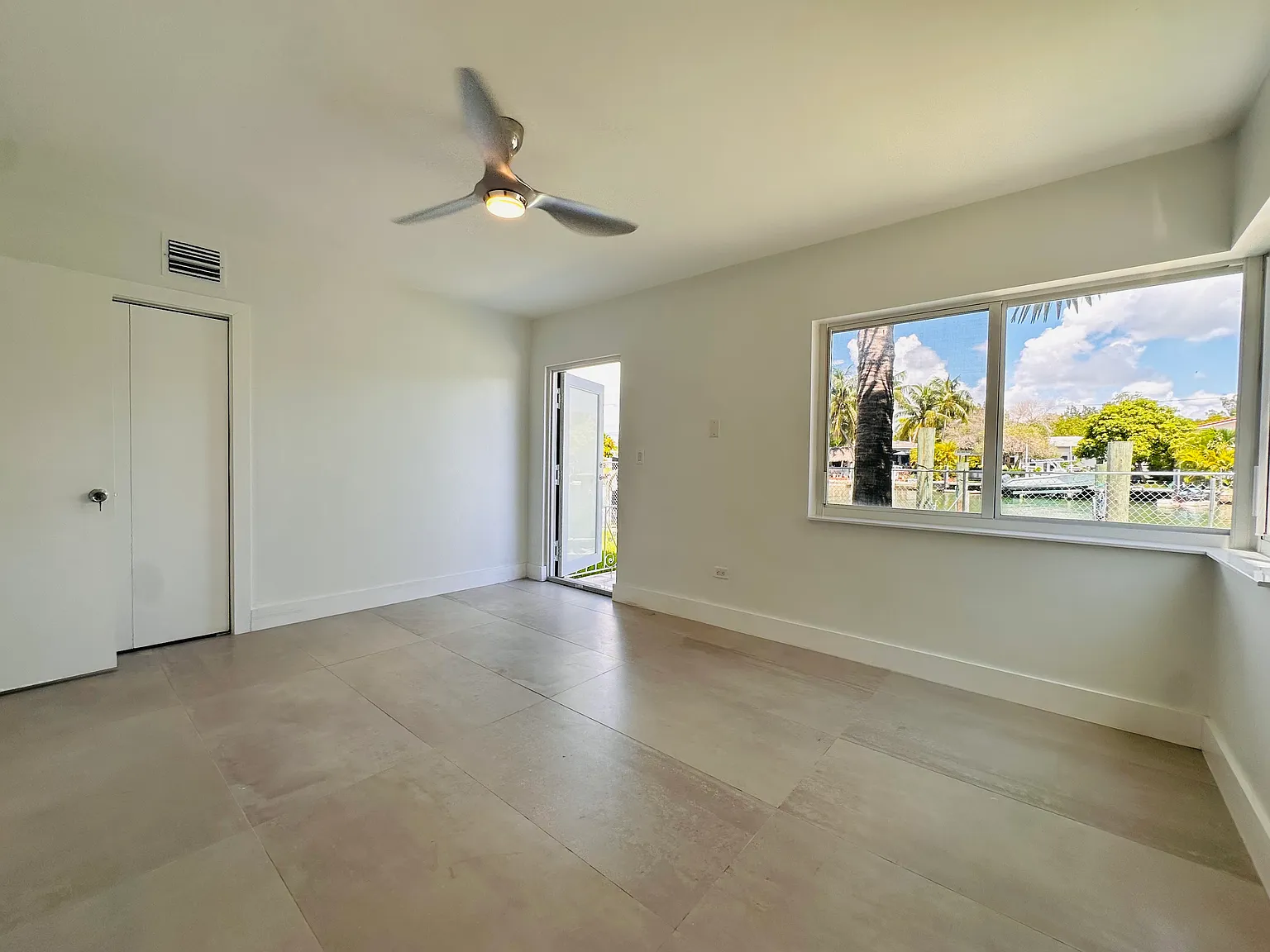 2 bed, 1050 sqft, $2,850 — Photo 4