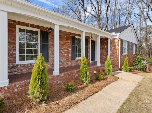 1504 Gwen Mill Dr, Opelika, AL 36801