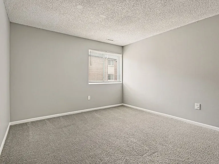 Aspen Apartments in Whitehall — Photo 33