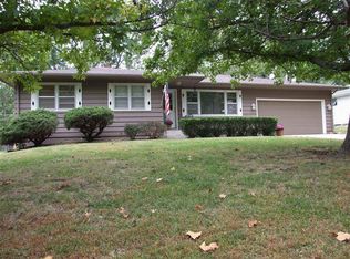 1847 SW Prairie Rd, Topeka, KS 66604