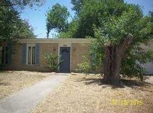 305 Yorkshire Ln, Victoria, TX 77904