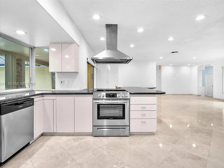 3441 N Hills Dr — Photo 15