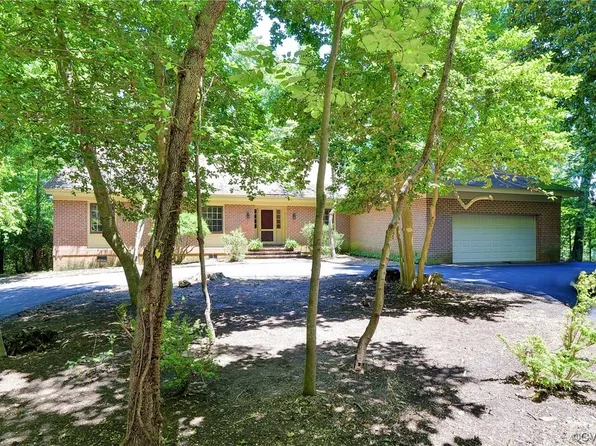 102 Lake Dr, Williamsburg, VA 23185