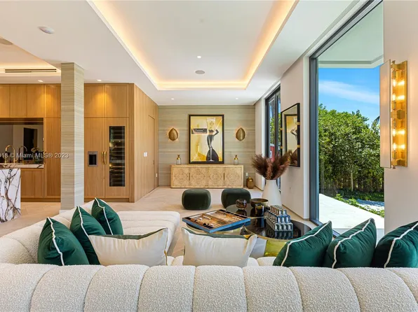 2499 N Meridian Ave, Miami Beach, FL 33140