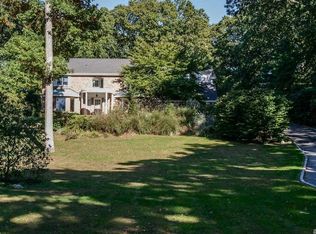 16 Rolling Hill Rd, Old Westbury, NY 11568