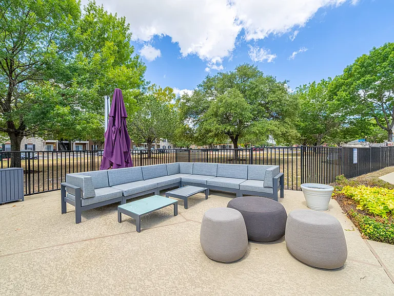 River Oaks Villas Apartments — Photo 5