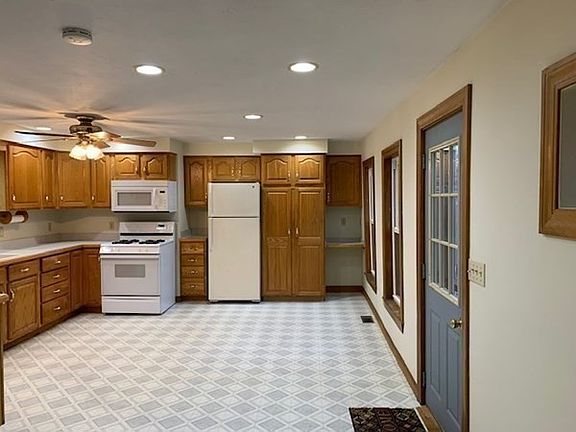 2nd image of 17 Cherry St