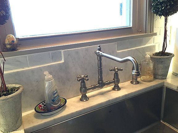 Farmhouse sink
