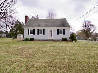 21 Carmel Ln, Feeding Hills, MA 01030